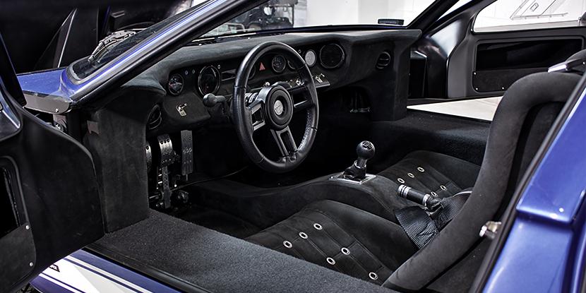 Ford GT40 - kokpit