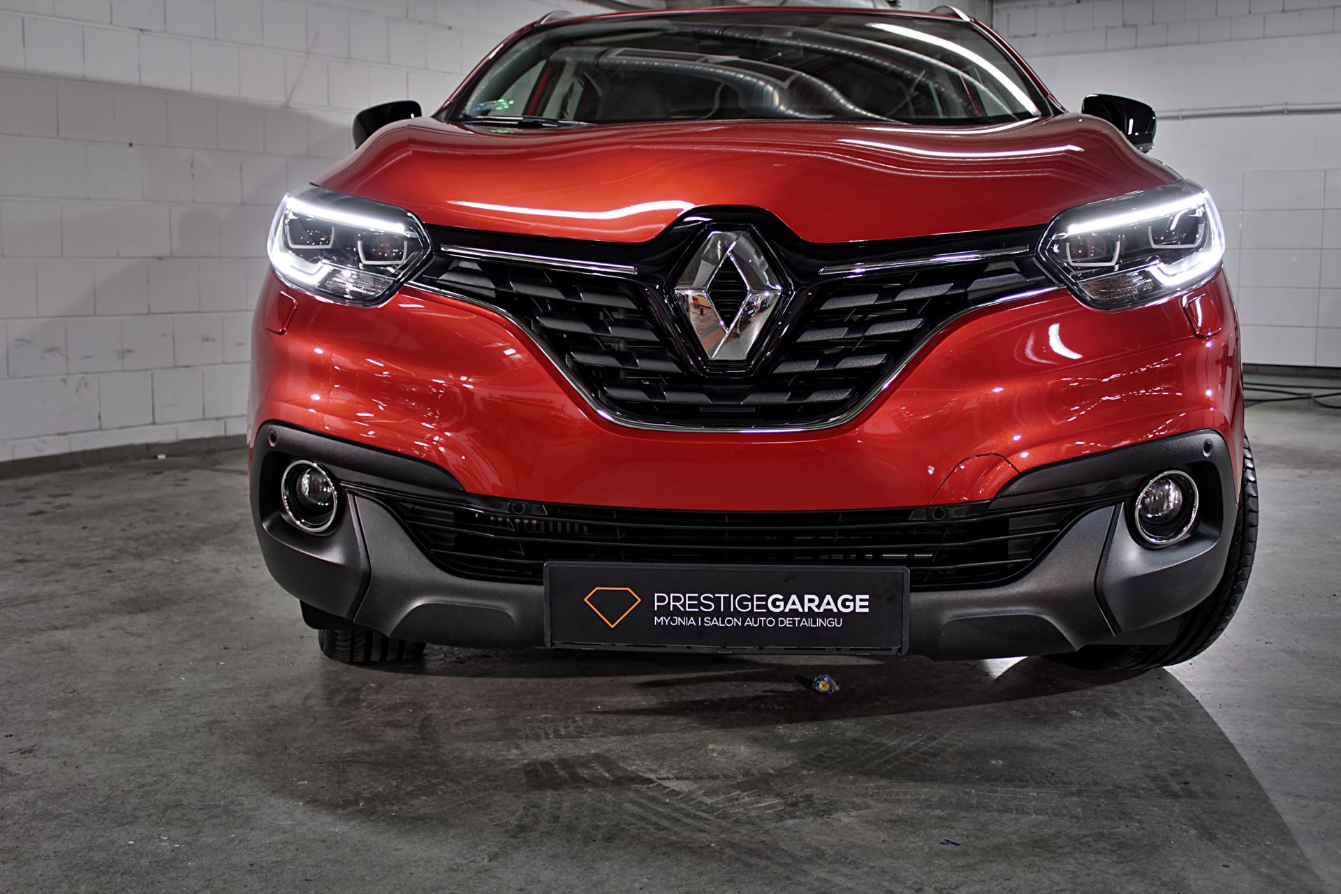 Czerwony Renault Kadjar maska